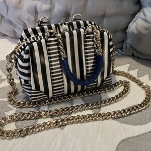 NWOT Henri Bendel small purse